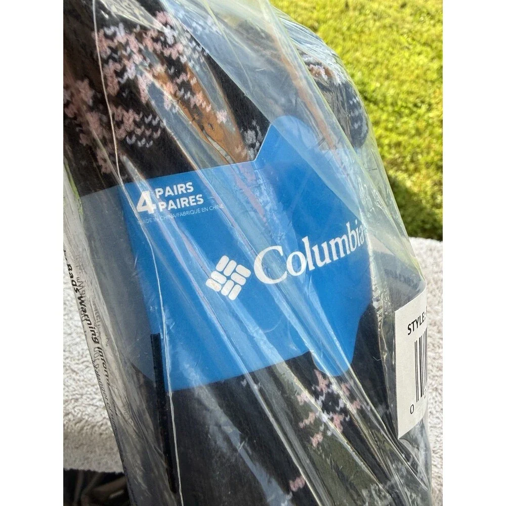 New Columbia Womens 4 Pair Crew Socks. Sz 4-10, Black With snowflakes, Stripes